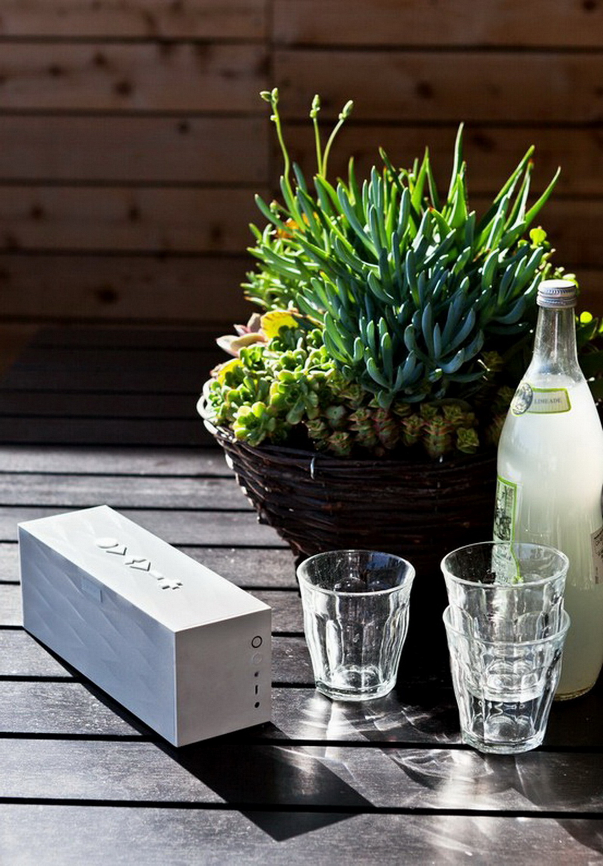 音樂無國界！但如果聽音樂都要被線牽絆住，那聽音樂的